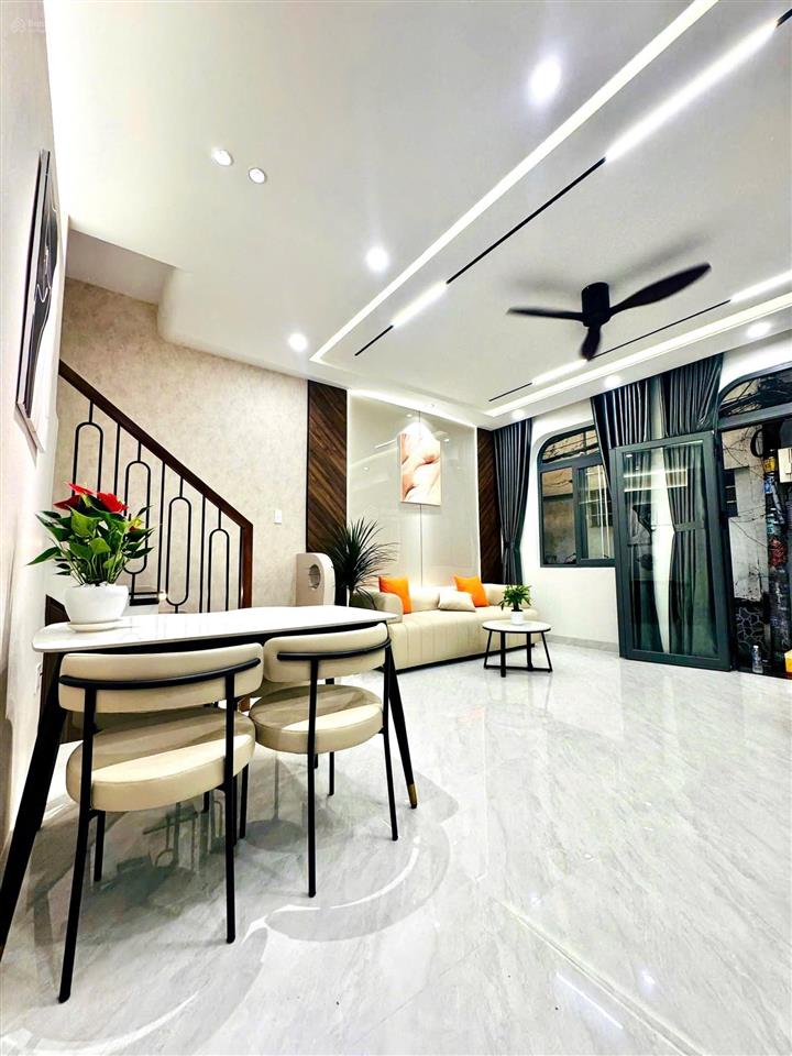 Nhà mới hoàn thiện hẻm 1206/huỳnh tấn phát, p. tân phú q7 liền kề phú mỹ hưng dt 32m2 giá 4tỷ580tr