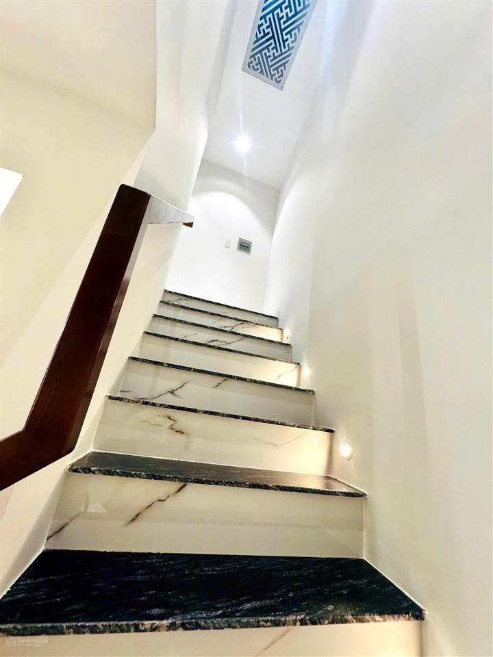 Nhà mới hoàn thiện hẻm 1206/huỳnh tấn phát, p. tân phú q7 liền kề phú mỹ hưng dt 32m2 giá 4tỷ580tr