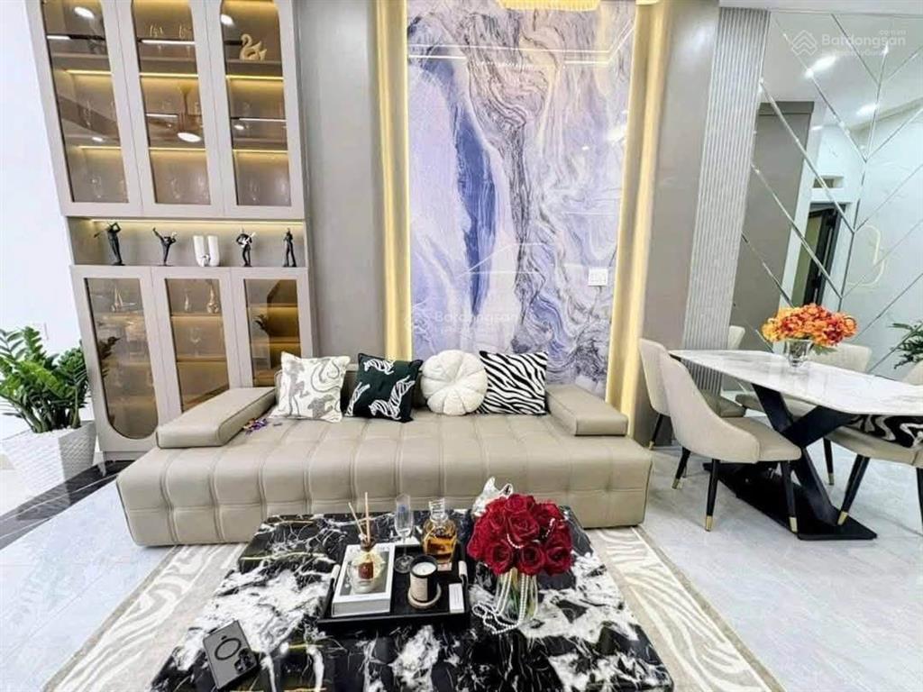 Bán nhà mặt tiền hẻm 83 đào tông nguyên nhà bè tiện ở và mua bán dt 51.6m2 giá 7tỳ550  0788 911 ***