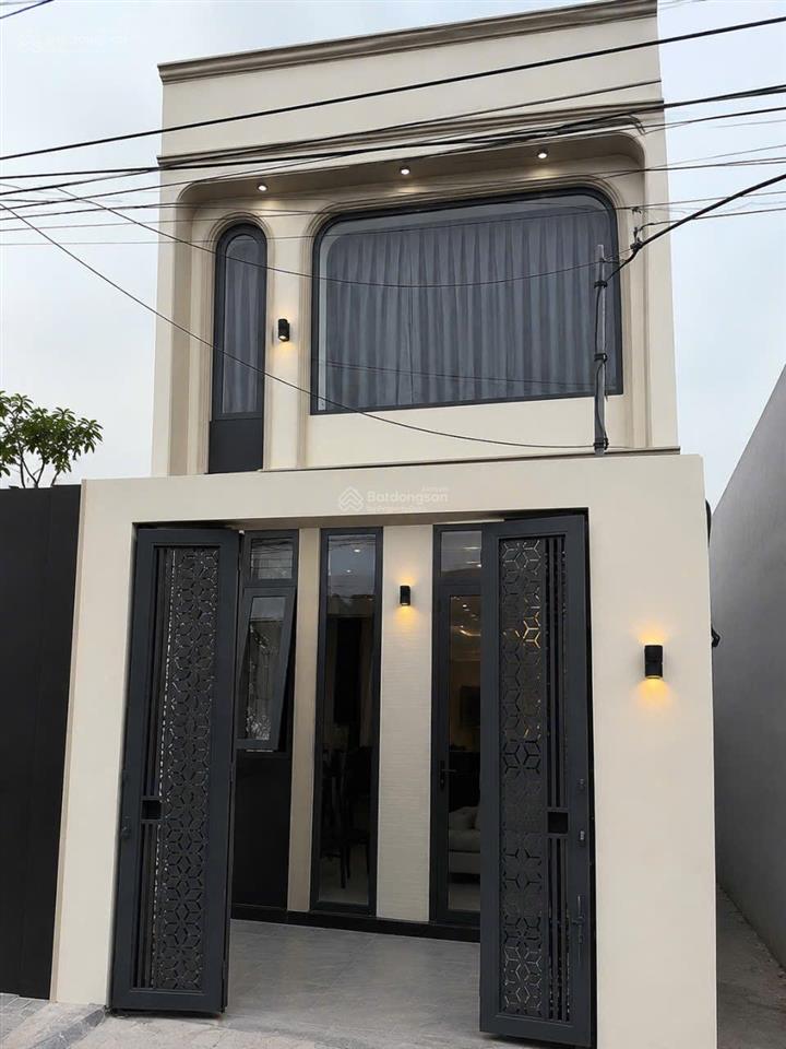 Bán nhà mới xây full nội thất dt 72m2 giá chỉ 5tỷ 250triệu có pn dưới đất.  0909 519 ***