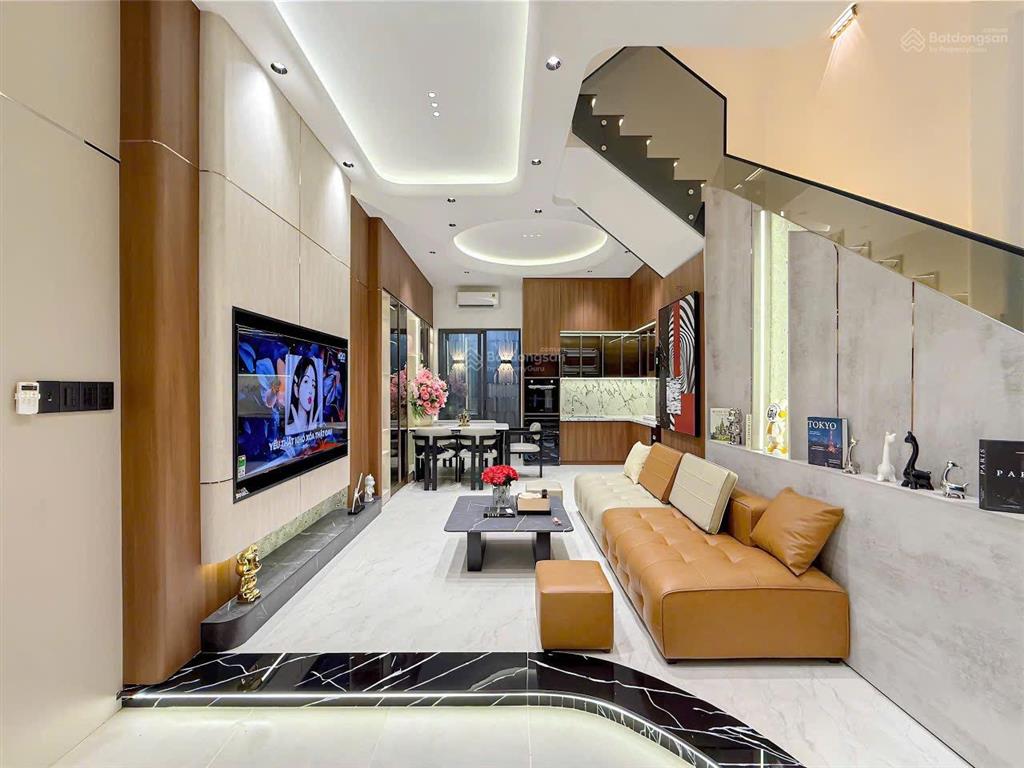 Bán nhà phố hiện đẹp full nội thất cao cấp, gần quận 7  dt 60m2 giá 9 tỷ 390.  0788 911 ***