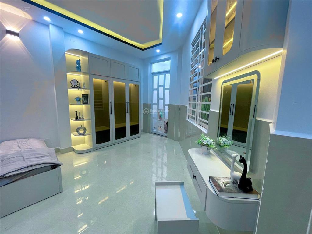 Nhà góc 2 mặt thoáng như biệt thự mini vườn hẻm 2680 huỳnh tấn phát, hẻm rộng 3,5m vf3 vào tận nhà
