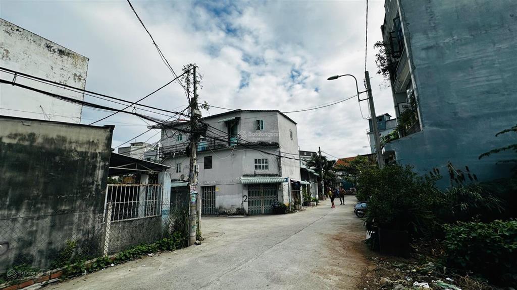 Bán đất xây biệt thự nhà vườn 200m2 giá chỉ 6tỷ600tr cách đường lê văn lương 100m. 0909 519 ***