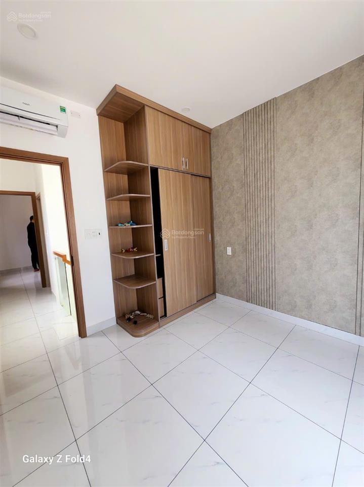 Bán nhà 2 mặt tiền hẻm xe hơi 793 trần xuân soạn khu kiều đàm p. tân hưng quận 7.  0909 519 ***