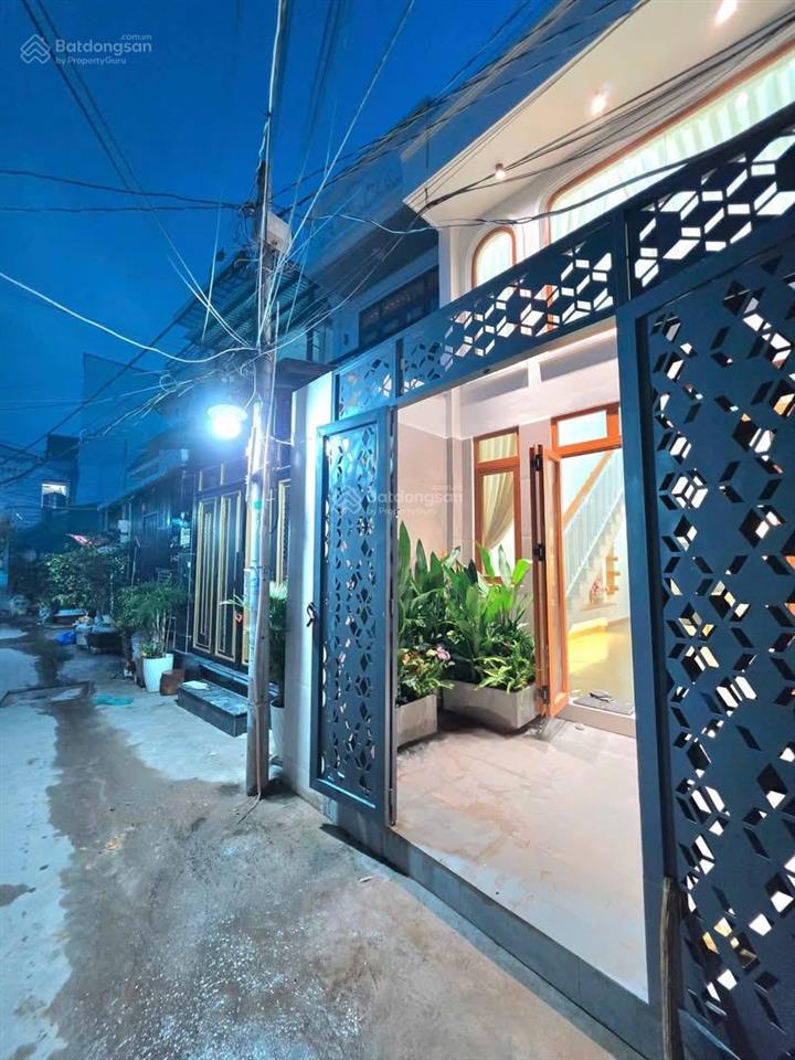 Bán nhà thiết kế hiện đại phong cách sân vườn giá 5tỷ150tr dt 72m23pn full nội thất. 0909 519 ***