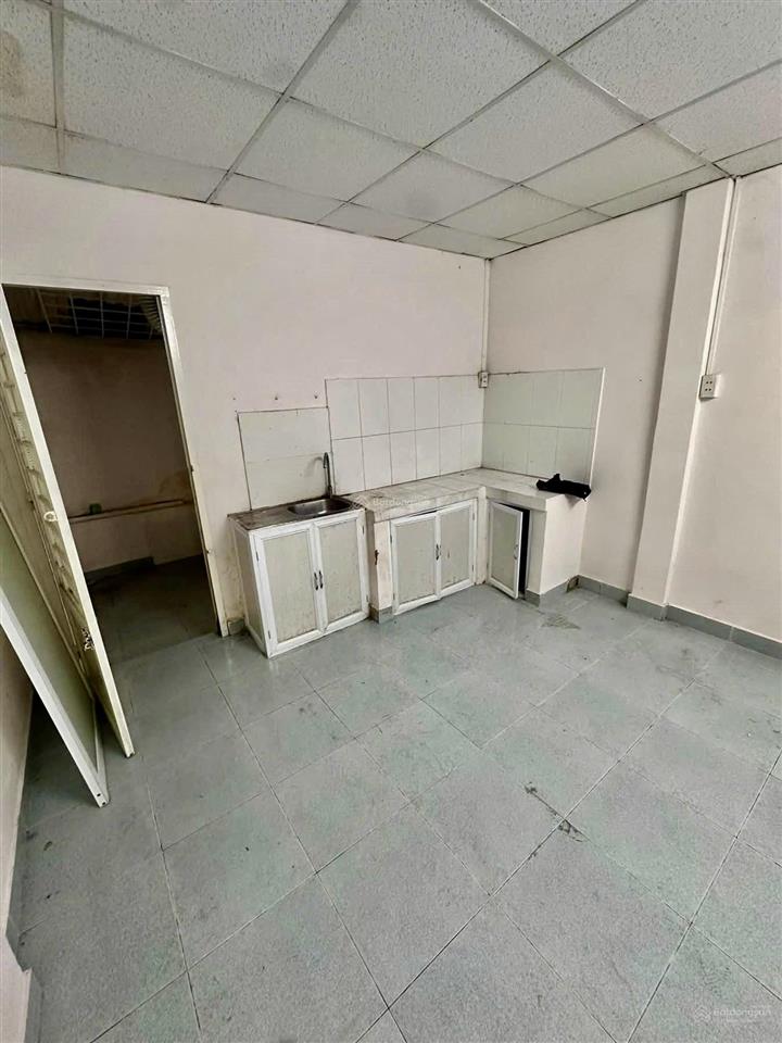 Cho thuê nhà nguyên căn, gần chợ tân quy quận 7 dt 70m2 xe hơi vô nhà chỉ 15triệu/th.  0909 519 ***