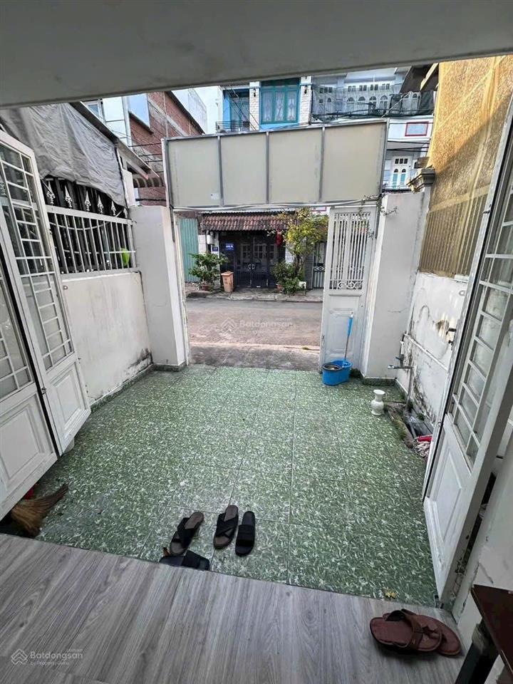 Cho thuê nhà nguyên căn, gần chợ tân quy quận 7 dt 70m2 xe hơi vô nhà chỉ 15triệu/th.  0909 519 ***