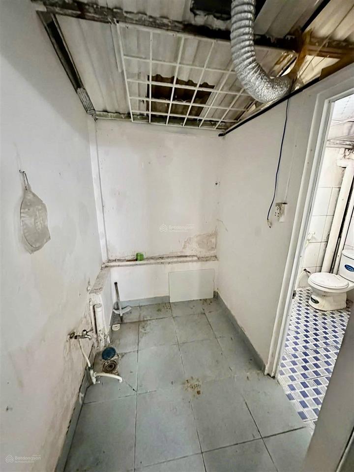 Cho thuê nhà nguyên căn, gần chợ tân quy quận 7 dt 70m2 xe hơi vô nhà chỉ 15triệu/th.  0909 519 ***