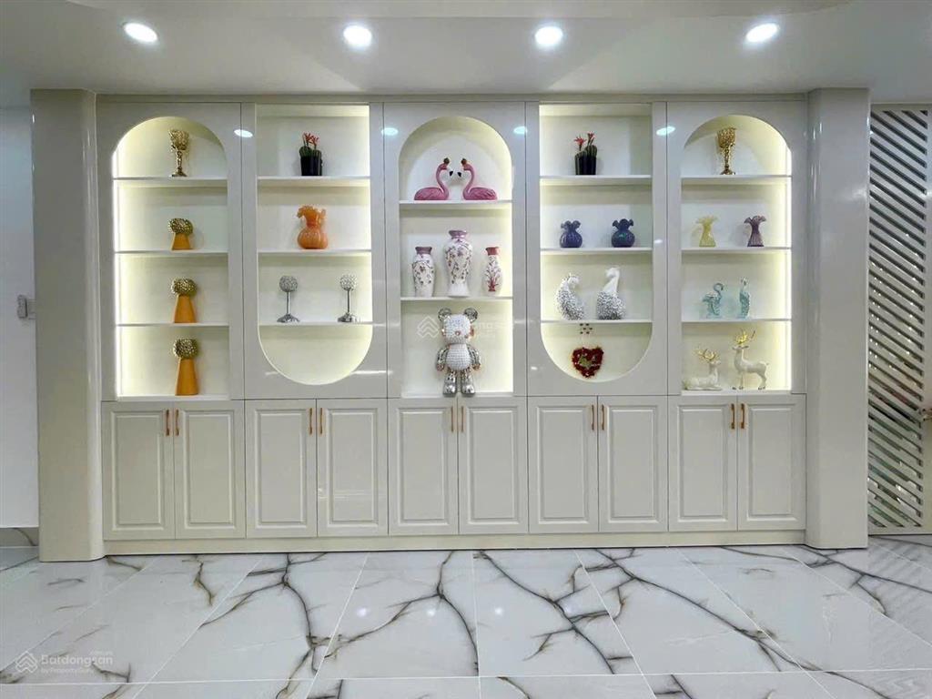 Bán nhà hàng hiếm mặt tiền đào tông nguyên nhà bè dt 115m2 ở kinh doanh cho thuê vp full nội thất