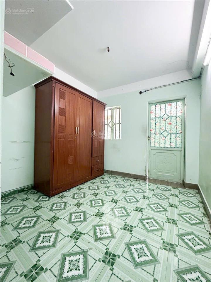 Bán nhà sổ hồng riêng 2 lầu hẻm 118 bùi văn ba quận 7 tiện di chuyển q4 q1 chỉ 5 phút. 0909 519 ***