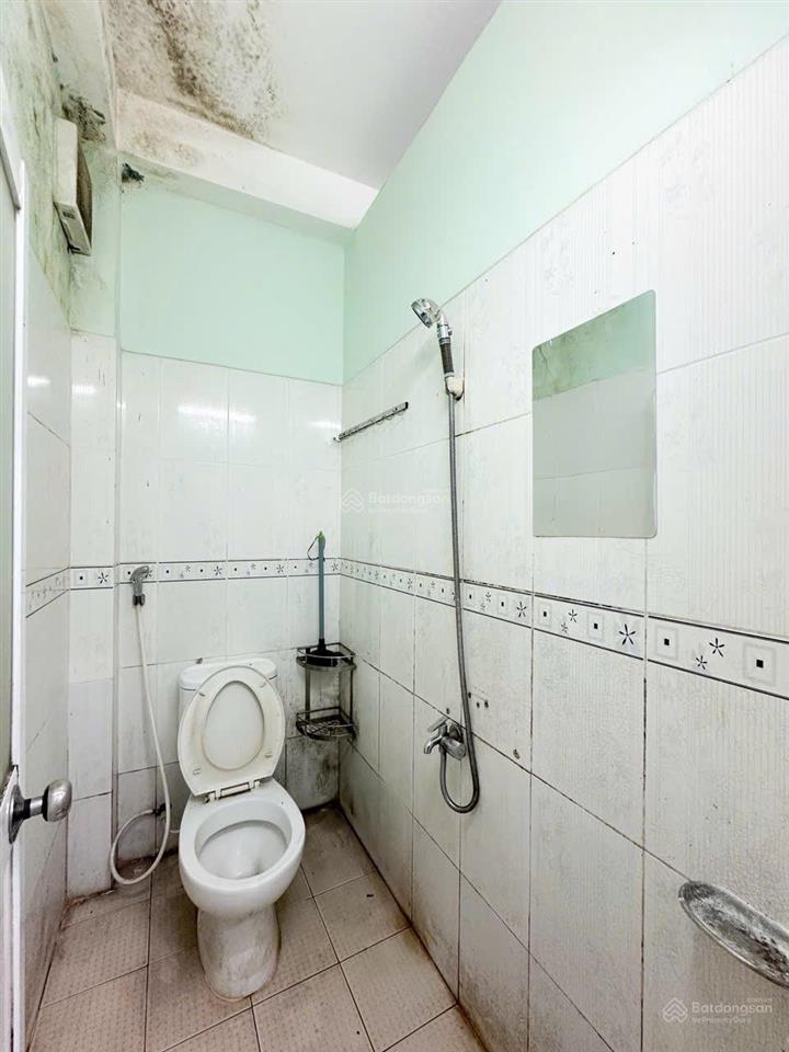 Bán nhà sổ hồng riêng 2 lầu hẻm 118 bùi văn ba quận 7 tiện di chuyển q4 q1 chỉ 5 phút. 0909 519 ***
