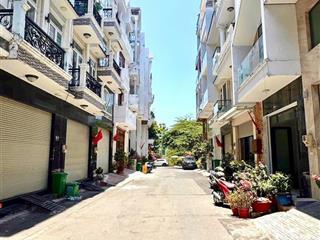 Bán nhà hoàng quốc việt, sát phú mỹ hưng dt 53m2 giá 10tỷ500 đối diện svđ bộ công an.  0909 519 ***