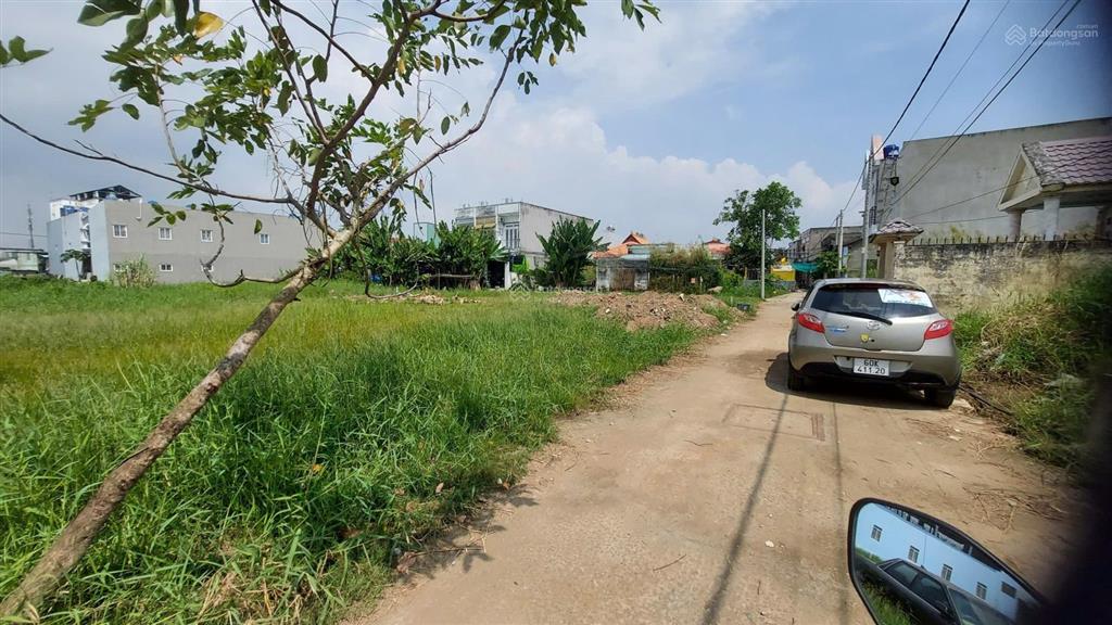 Bán đất ngay đình chánh long an gần ubnd xãgần các dự án t&t milenium sổ đỏ dt 110m2 giá 2tỷ200tr.