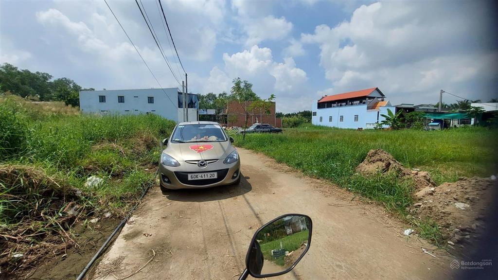 Bán đất ngay đình chánh long an gần ubnd xãgần các dự án t&t milenium sổ đỏ dt 110m2 giá 2tỷ200tr.