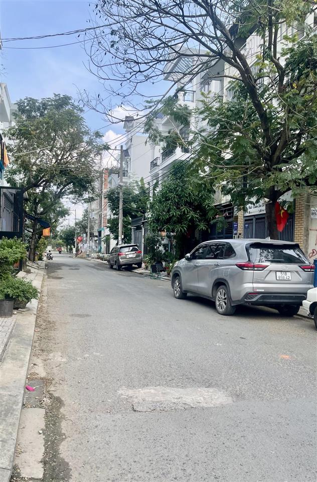 Bán đất thổ cư xây ngay đường số 1 phú hữu quận 9 dt 56,8m2 giá chỉ 4tỷ100tr. 0909 519 ***