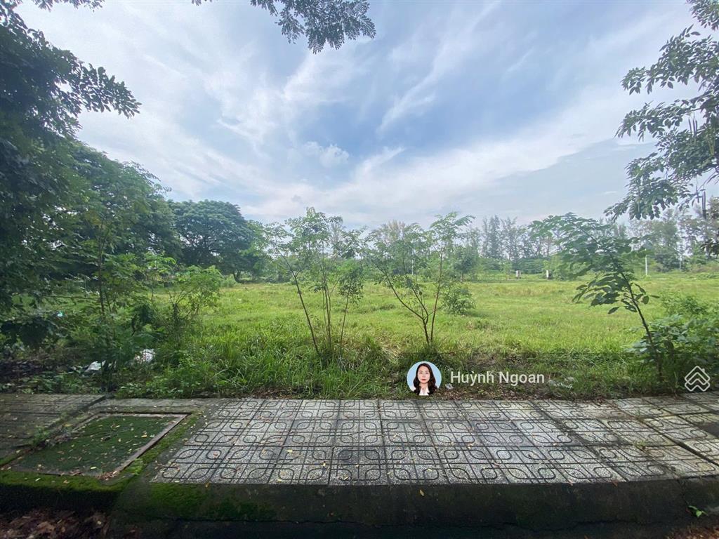 Bán đất nền biệt thự xây tự do kdc view sông thoáng mát dt 200m2 giá chỉ 9tỷ800tr. 0909 519 ***