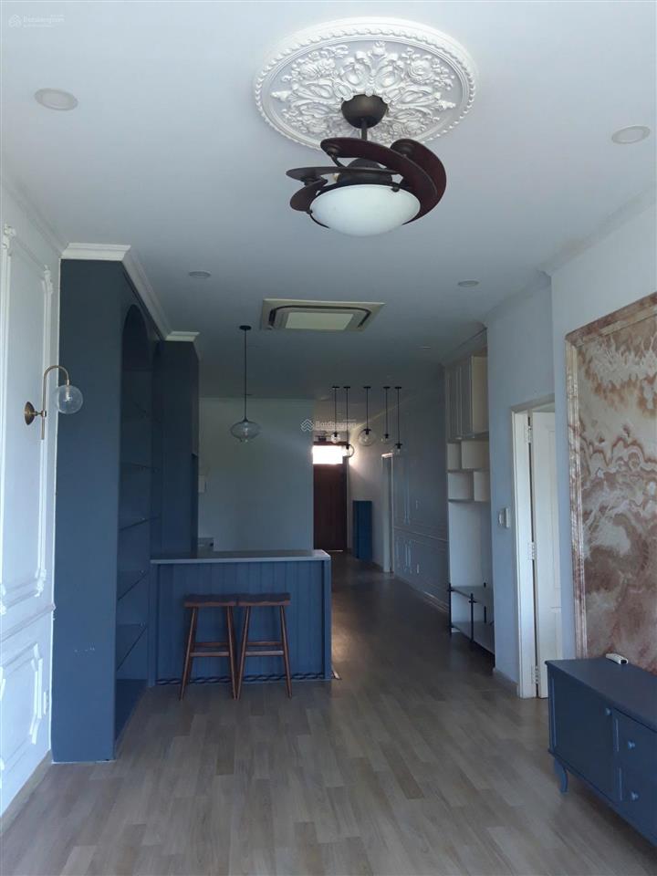 Cho thuê căn hộ lake view, nội thất xịn, view đẹp, diện tích 128m2, giá 29tr/th