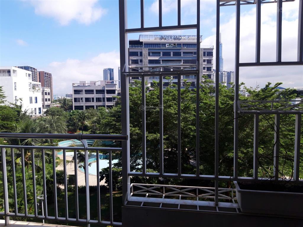 Cho thuê căn hộ lake view, nội thất xịn, view đẹp, diện tích 128m2, giá 29tr/th