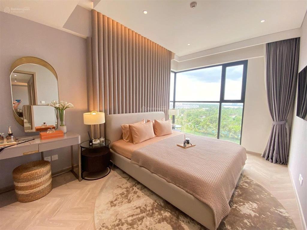 Lumière boulevard tòa b căn 2pn view hồ bơi thoáng mát, vị trí trung tâm, 4.05 tỷ, mua từ cdt