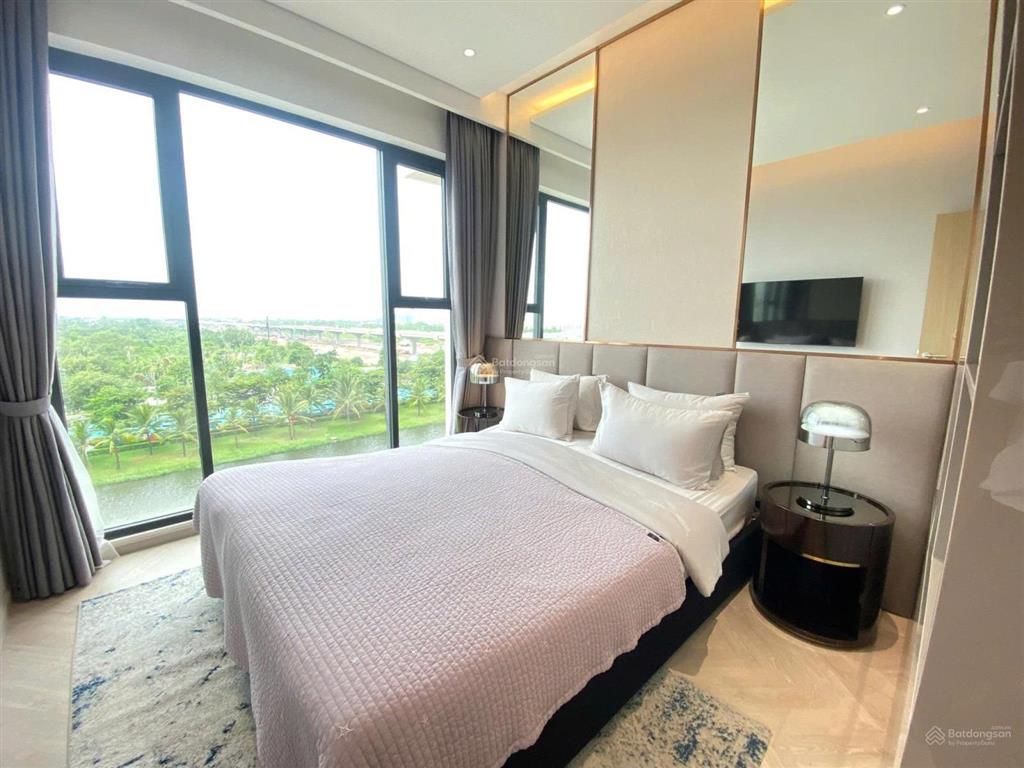 Lumière boulevard tòa b căn 2pn view hồ bơi thoáng mát, vị trí trung tâm, 4.05 tỷ, mua từ cdt