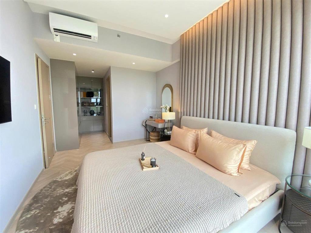 Lumière boulevard tòa b căn 2pn view hồ bơi thoáng mát, vị trí trung tâm, 4.05 tỷ, mua từ cdt