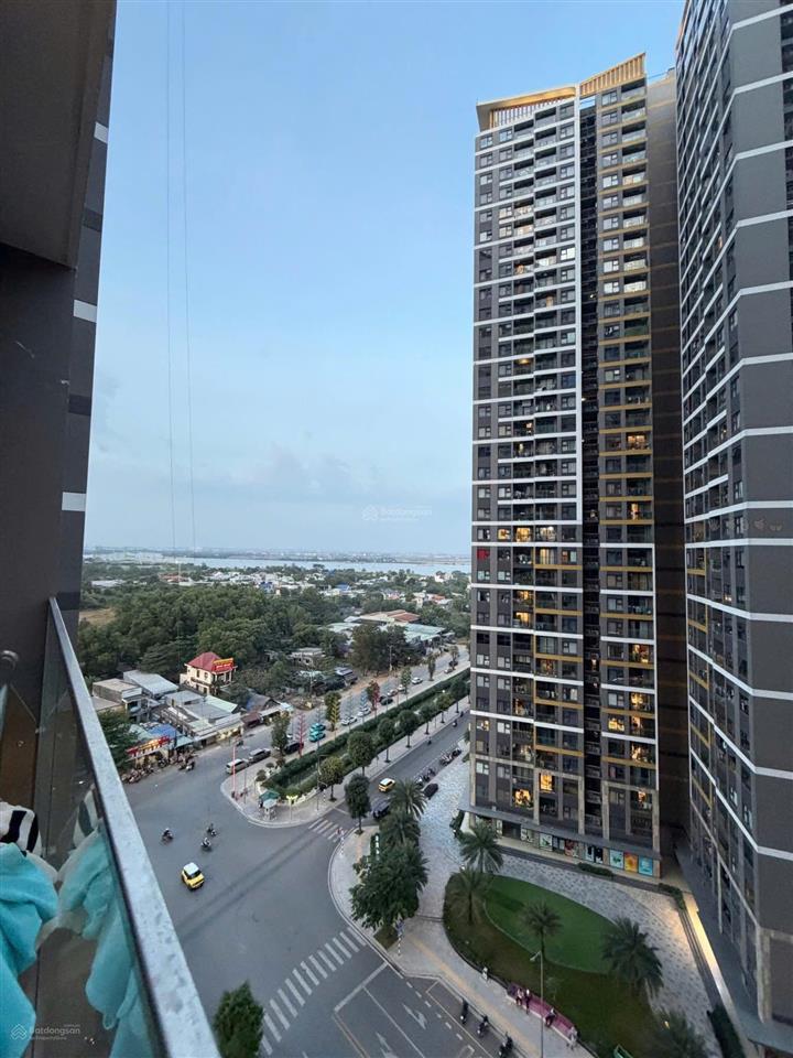 Chính chủ cần cho thuê căn 2pn + bs15, view nội khu mát mẽ, nhà có bếp rèm, giá 7tr2/th thoáng gió