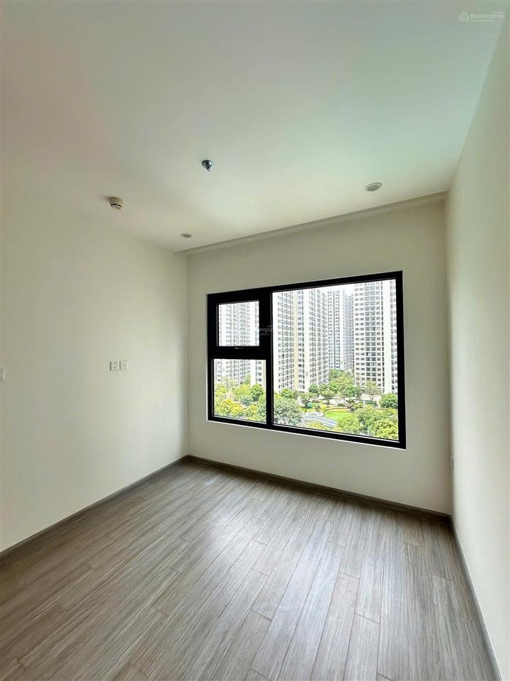 Chính chủ cần cho thuê căn 2pn + bs15, view nội khu mát mẽ, nhà có bếp rèm, giá 7tr2/th thoáng gió