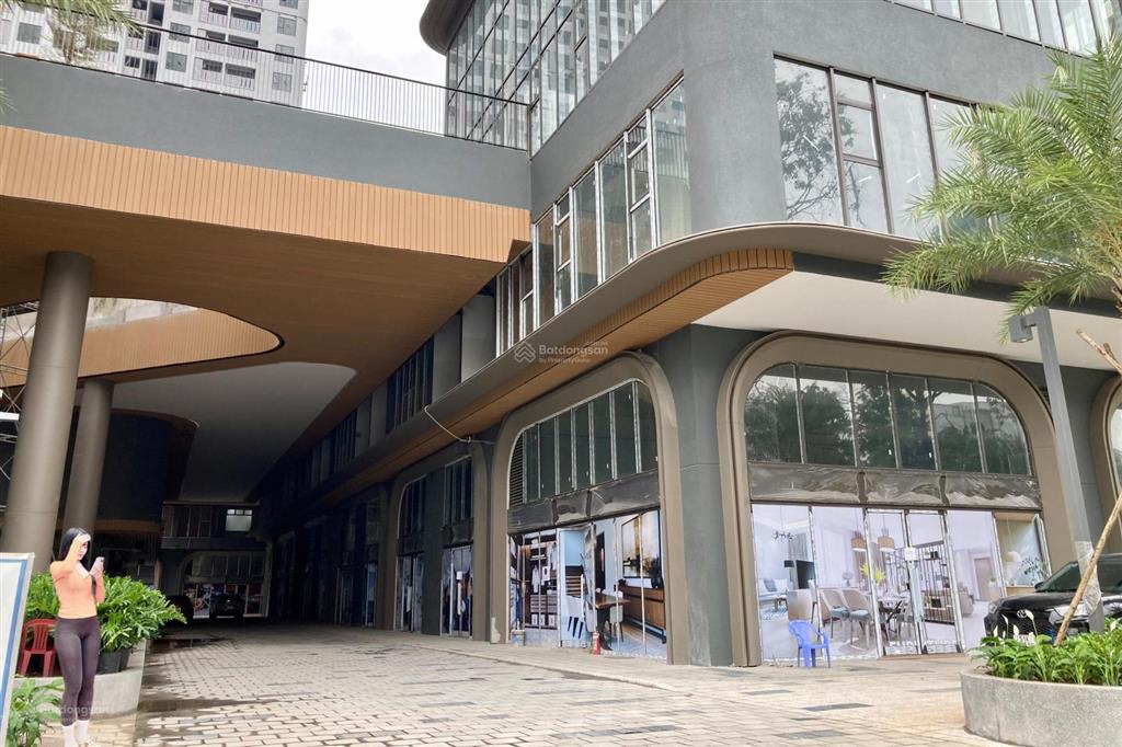 2pn  1wc 52m2, view công viên  hồ bơi tòa t2 chỉ 2.14 tỷ (70%) nhận nhà tháng 10  2026