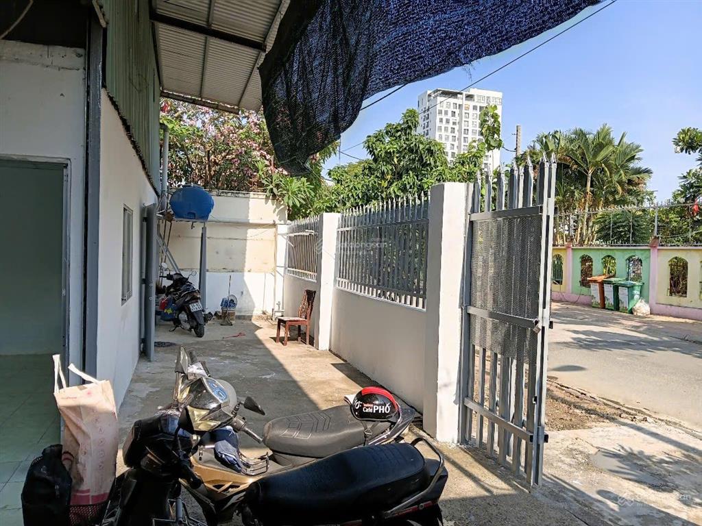 550m2 giá 31tr/t, nhà kho  văn phòng, cách gò vấp 300m, đường nhựa 12m , xe tải lớn