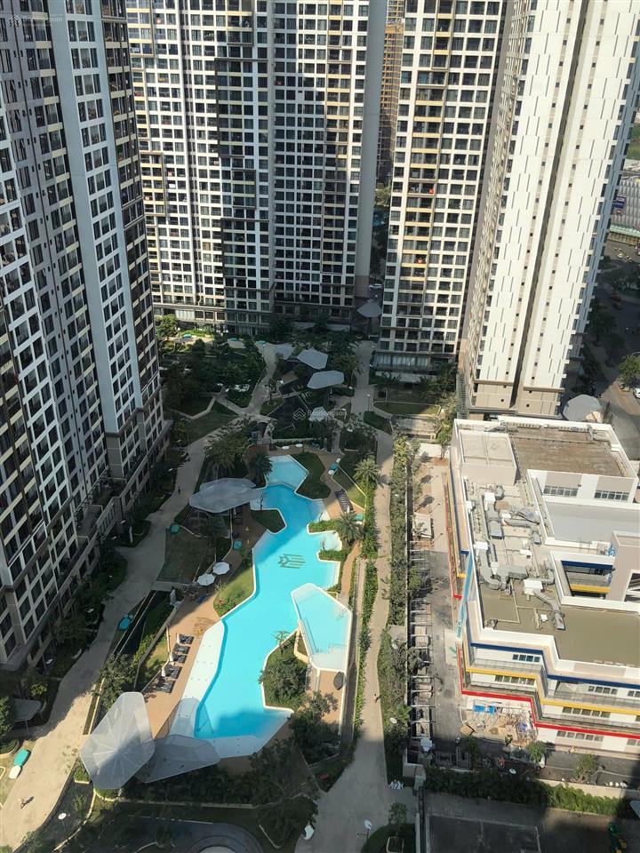 Bán nhanh căn 2pn căn góc block d, masterise quận 9, sổ sẵn. full nội thất. 4,8 tỷ