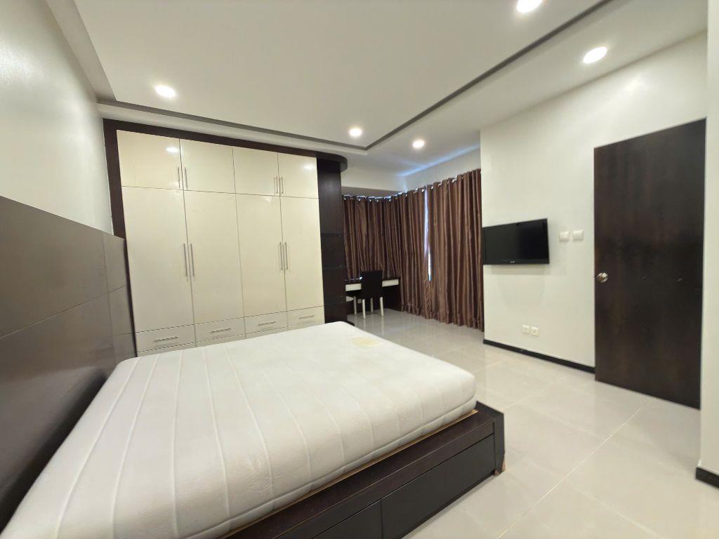 Cho thuê 3 phòng ngủ, lầu cao view landmark tuyệt đẹp, nội thất đầy đủ giá 28 triệu/tháng