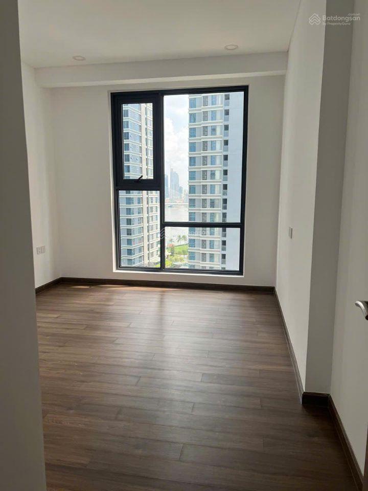 Cho thuê 3 phòng ngủ, lầu cao view landmark tuyệt đẹp, nội thất đầy đủ giá 26 triệu/tháng