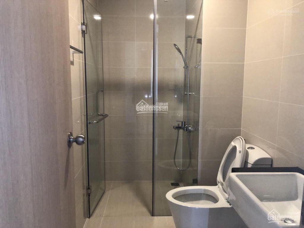 Cho thuê căn hộ 2 phòng ngủ, lầu cao view tuyệt đẹp, nội thất cao cấp giá 17,5 triệu/tháng