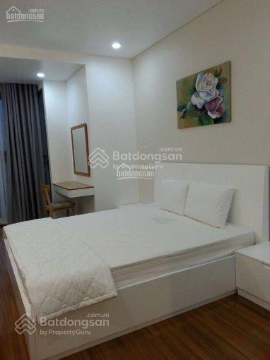 Cho thuê căn hộ 2 phòng ngủ, lầu cao view tuyệt đẹp, nội thất cao cấp giá 17,5 triệu/tháng