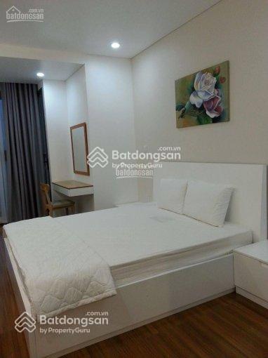 Cho thuê 2 phòng ngủ, lầu cao view sông tuyệt đẹp, nội thất cao cấp giá 24 triệu/tháng