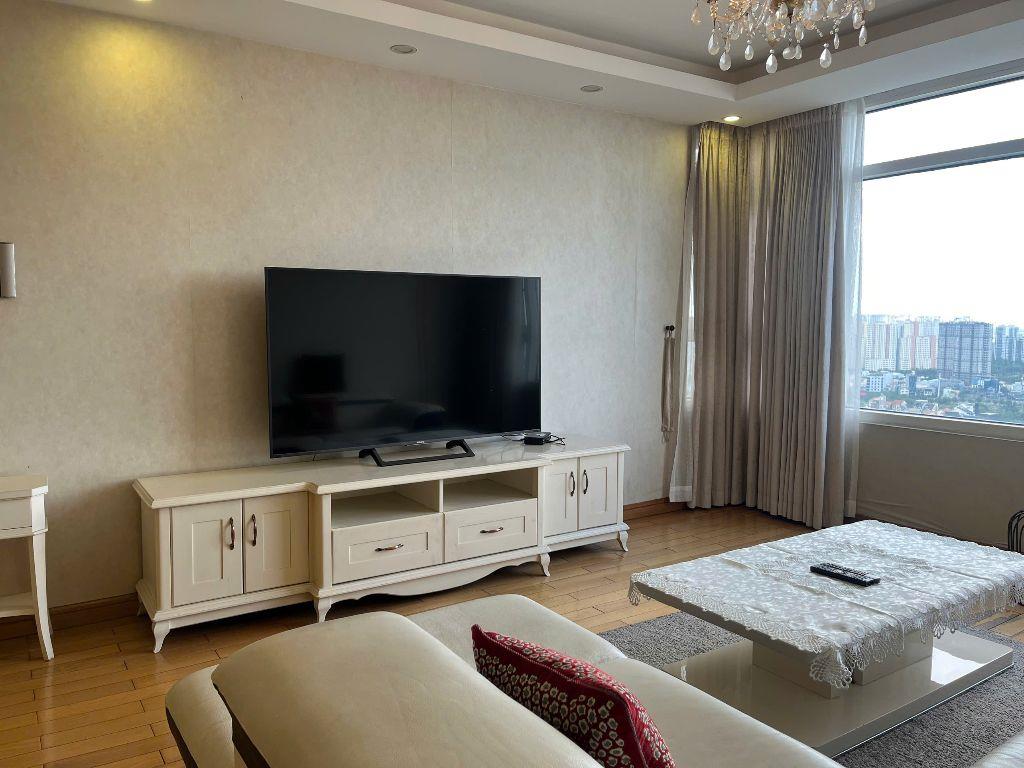 Cho thuê 3 phòng ngủ, lầu cao view tuyệt đẹp, nội thất cao cấp giá 33 triệu/tháng