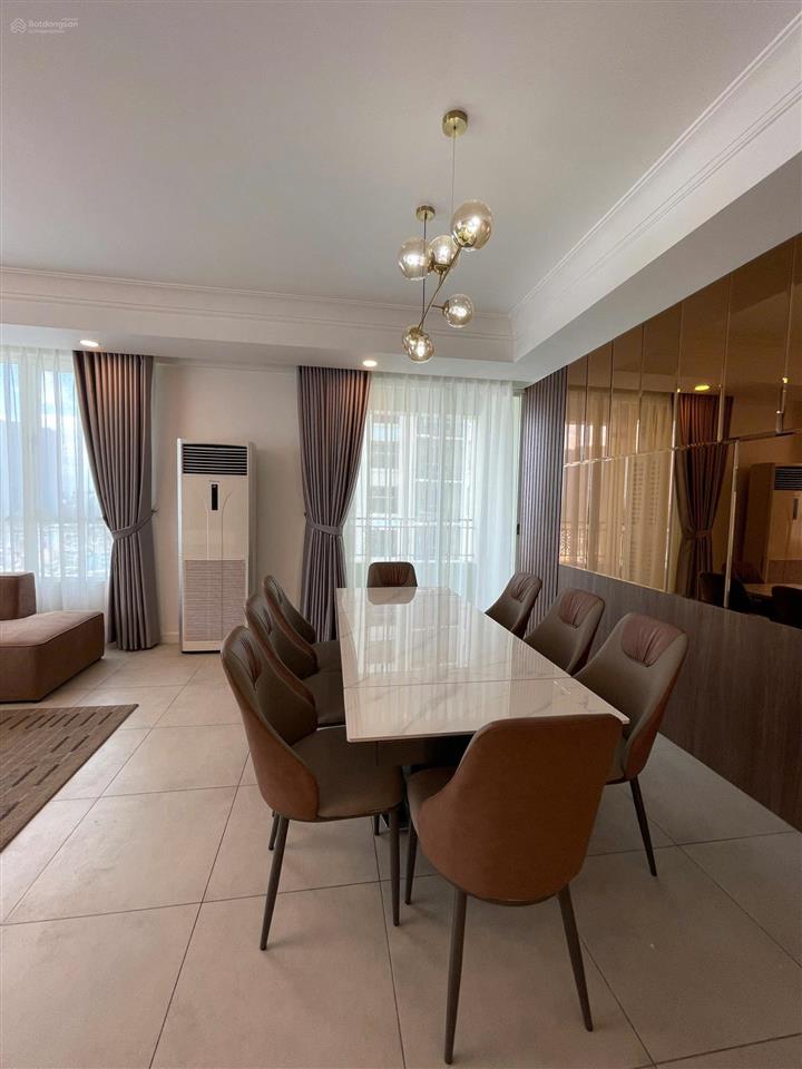 Cho thuê 3 phòng ngủ, view tuyệt đẹp, nội thất cao cấp, giá 32 triệu/tháng