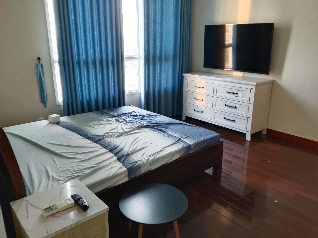 Cho thuê penthouse the manor, khách có thể vừa ở vừa làm văn phòng giá 46 triệu/tháng bao phí