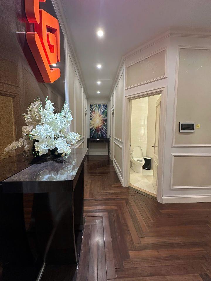 Cho thuê penthouse the manor, khách có thể vừa ở vừa làm văn phòng giá 46 triệu/tháng bao phí