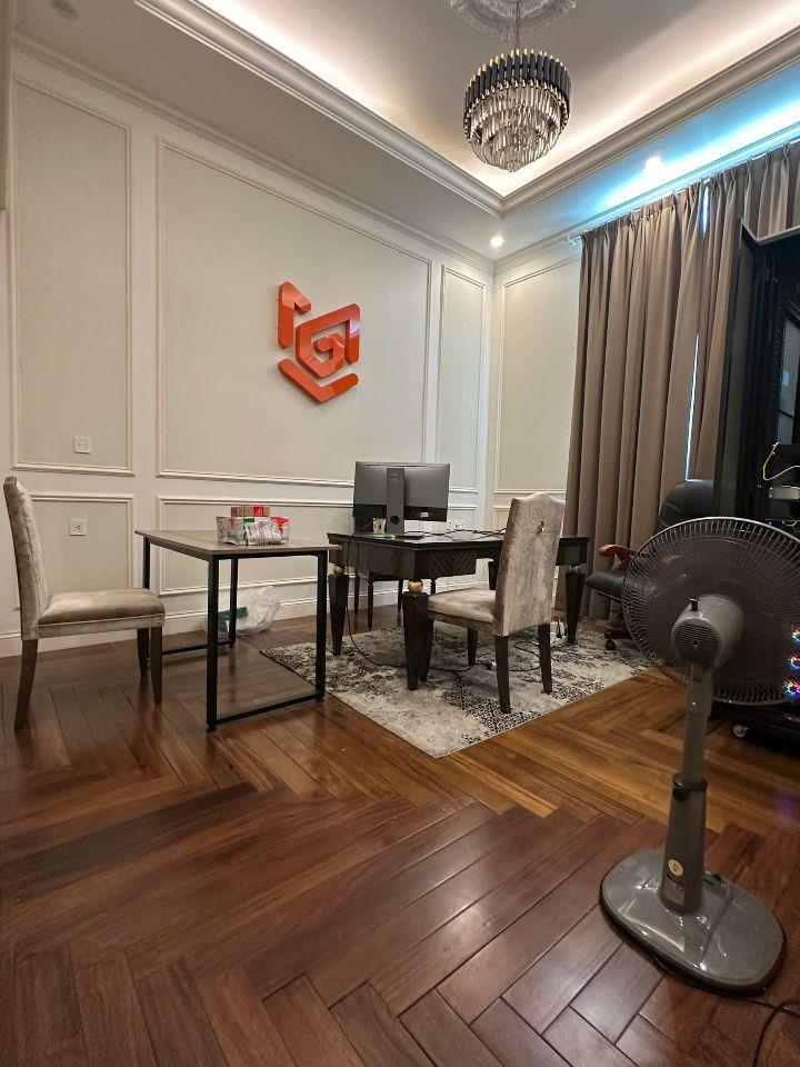 Cho thuê penthouse the manor, khách có thể vừa ở vừa làm văn phòng giá 46 triệu/tháng bao phí