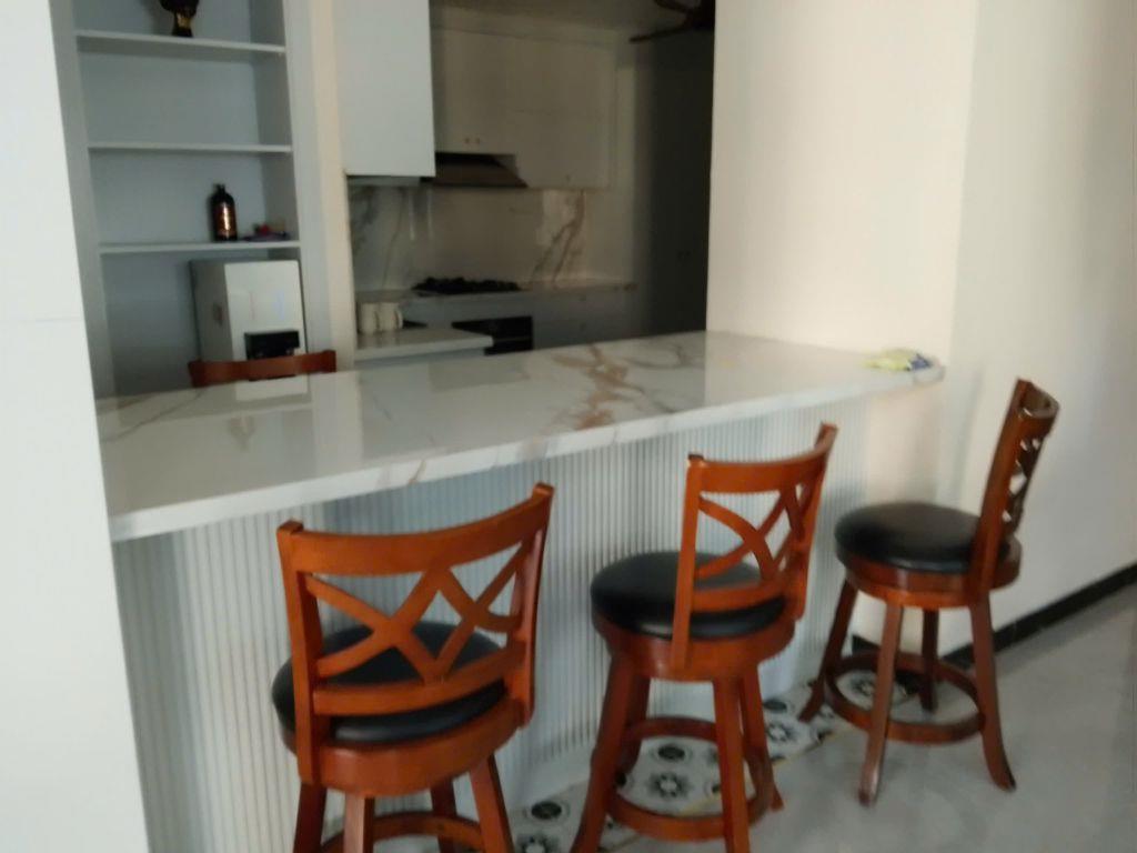 Cho thuê penthouse the manor, khách có thể vừa ở vừa làm văn phòng giá 46 triệu/tháng bao phí
