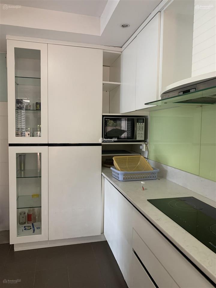 Cho thuê căn hộ wilton tower, lầu cao view đẹp, 3 phòng ngủ, nội thất cao cấp giá 25 triệu/tháng
