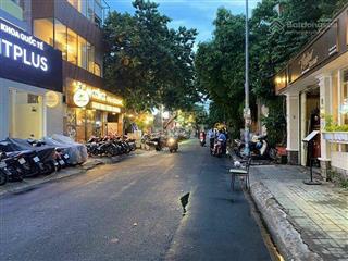 Bán gấp nhà hxh rộng 11m ngay đường nguyễn gia trí ,dt 12x25m vuông vức,nhà đang về giá