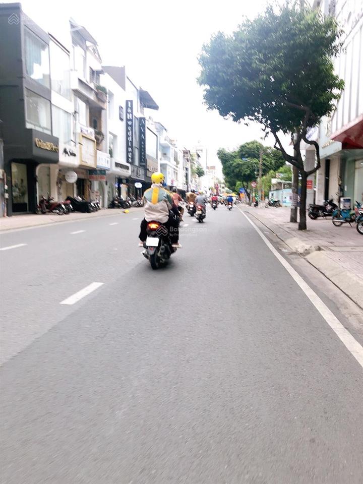 Bán nhà mặt phố đặng thùy trâm, giá cực chất 35 tỷ, 199m2, hàng hiếm 10x20m