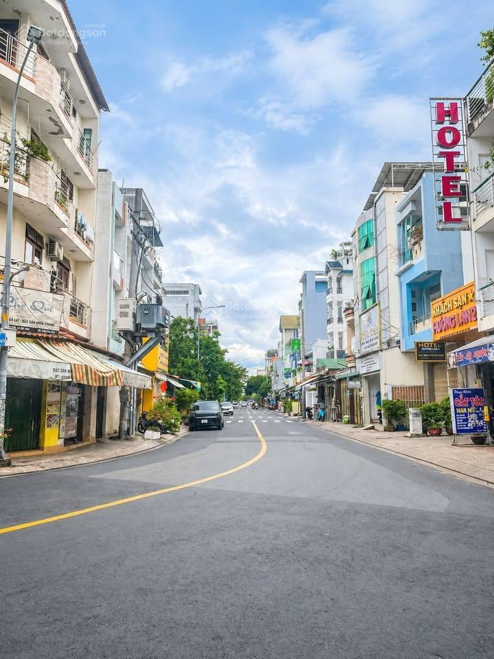 Siêu vị trí  đối diện landmark 81