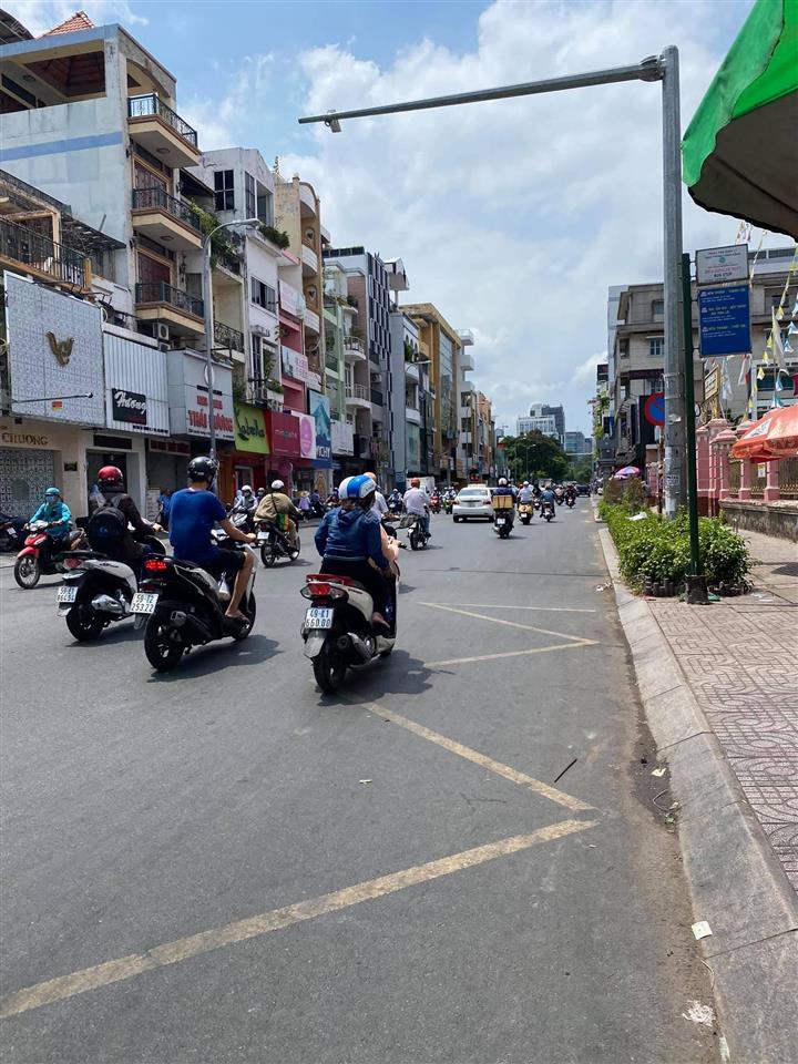Bán nhà khu d2 bình thạnh  vị trí đắc địa, sát các trường đại học lớn