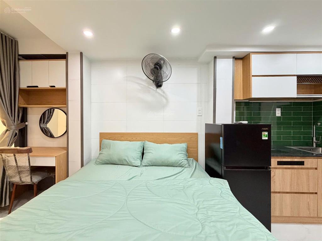 Chdv quy mô lớn góc ngã tư phú nhuận dòng tiền 110 triệu/tháng