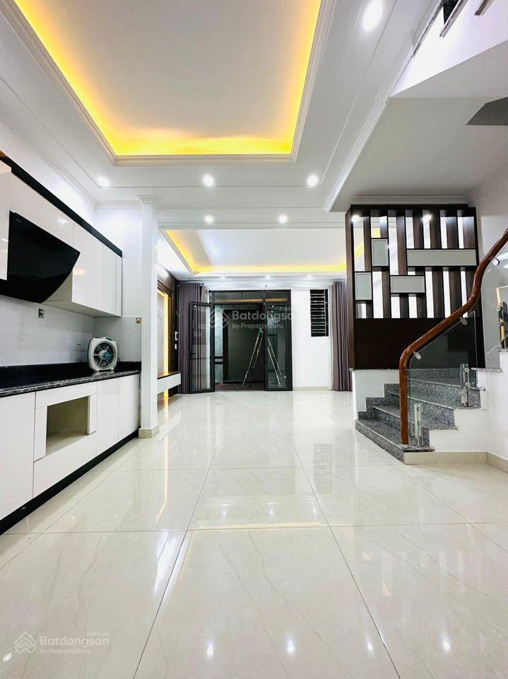 Mặt tiền hoàng sa  phường 7  quận 3 (đoạn 2 chiều)