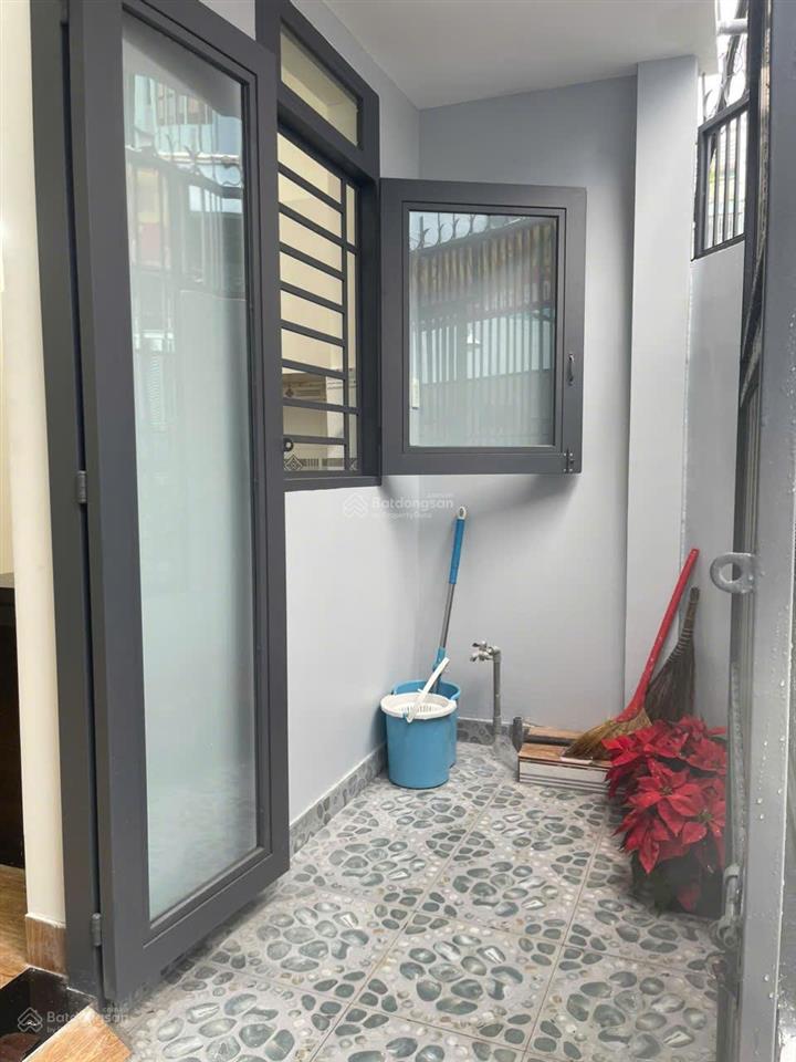 Nhà bán số hồng, 1 gác lửng, vị trí góc phan văn trị, bùi đình túy, p12, cách mặt tiền 20m