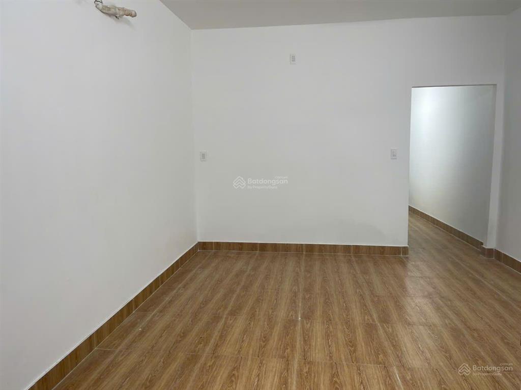 Nhà bán số hồng, 1 gác lửng, vị trí góc phan văn trị, bùi đình túy, p12, cách mặt tiền 20m